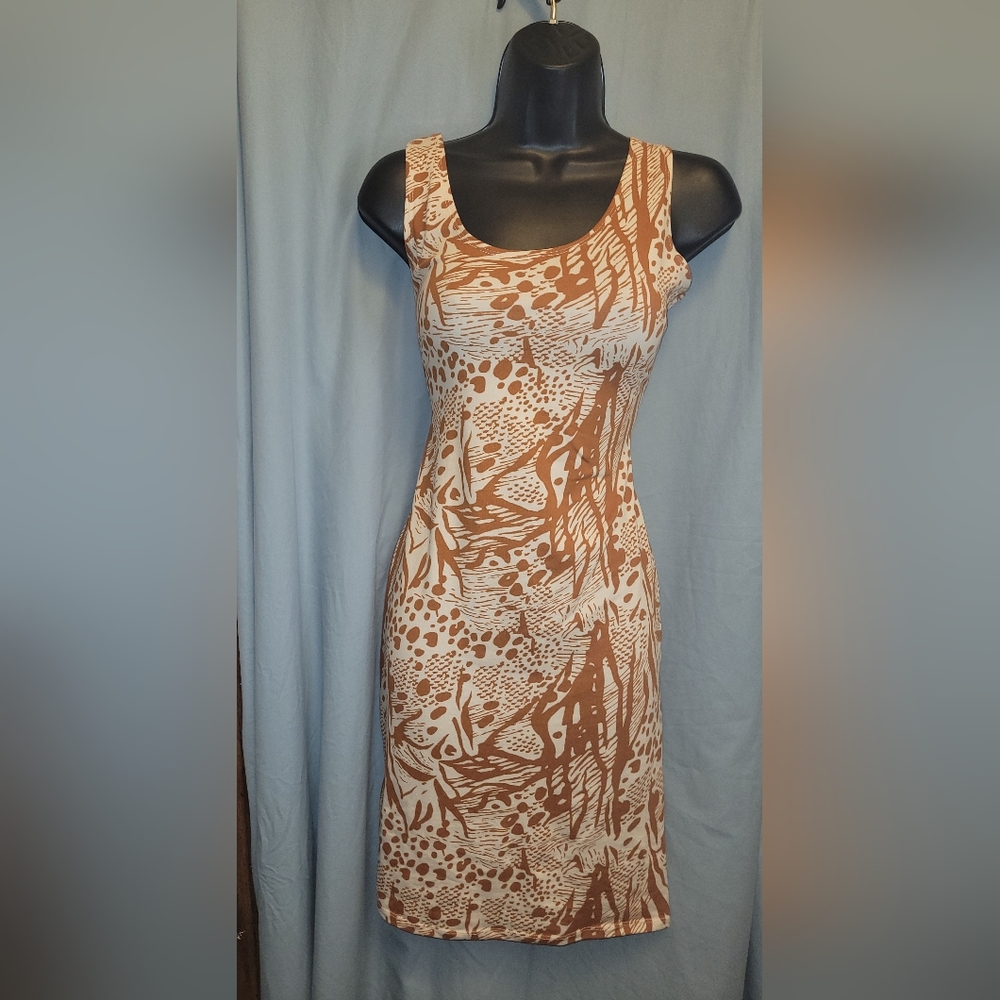 Chestnut brown and creme sleeveless dress. Size M.